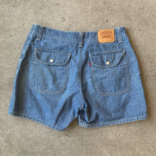 Load image into Gallery viewer, Levi’s Shorts Size 12 fits like 32”