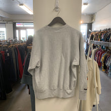 Load image into Gallery viewer, 90’s UH Crewneck Size M (stains)