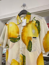 Load image into Gallery viewer, D &amp; G Lemon Shirt SizeTagged XXL