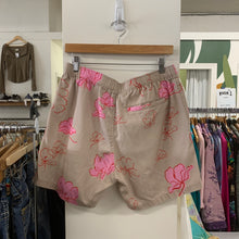 Load image into Gallery viewer, Sig Zane x Saturdays NYC Floral Shorts Size M