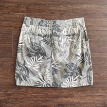 Load image into Gallery viewer, GA Crazy Shirtz Grey Aloha Print Cargo Mini Skirt Size 30&quot;